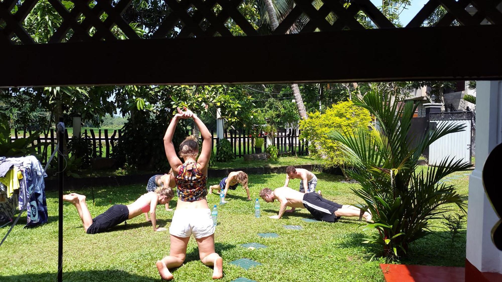 Grand Villa Hikkaduwa Buitenkant foto