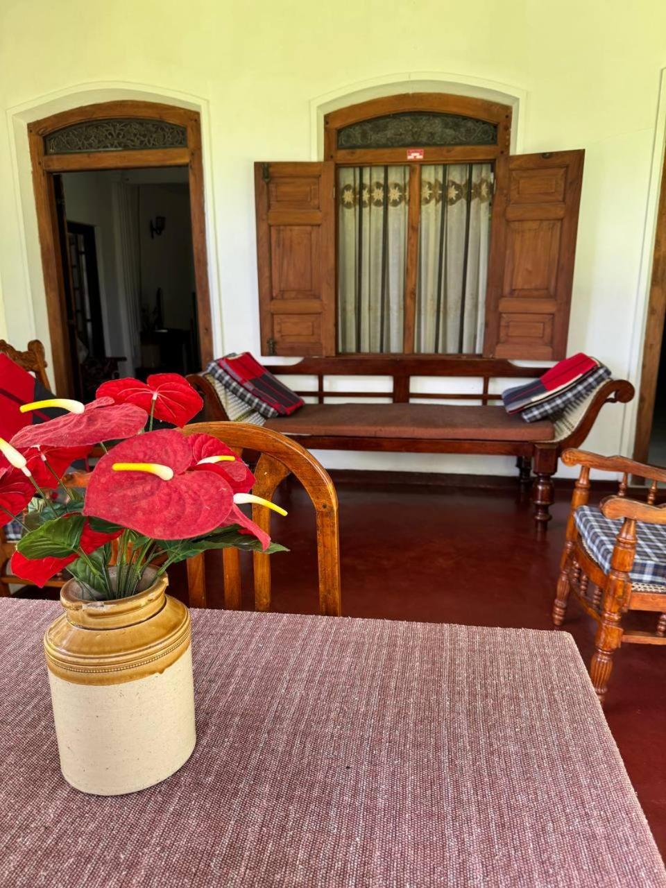 Grand Villa Hikkaduwa Buitenkant foto
