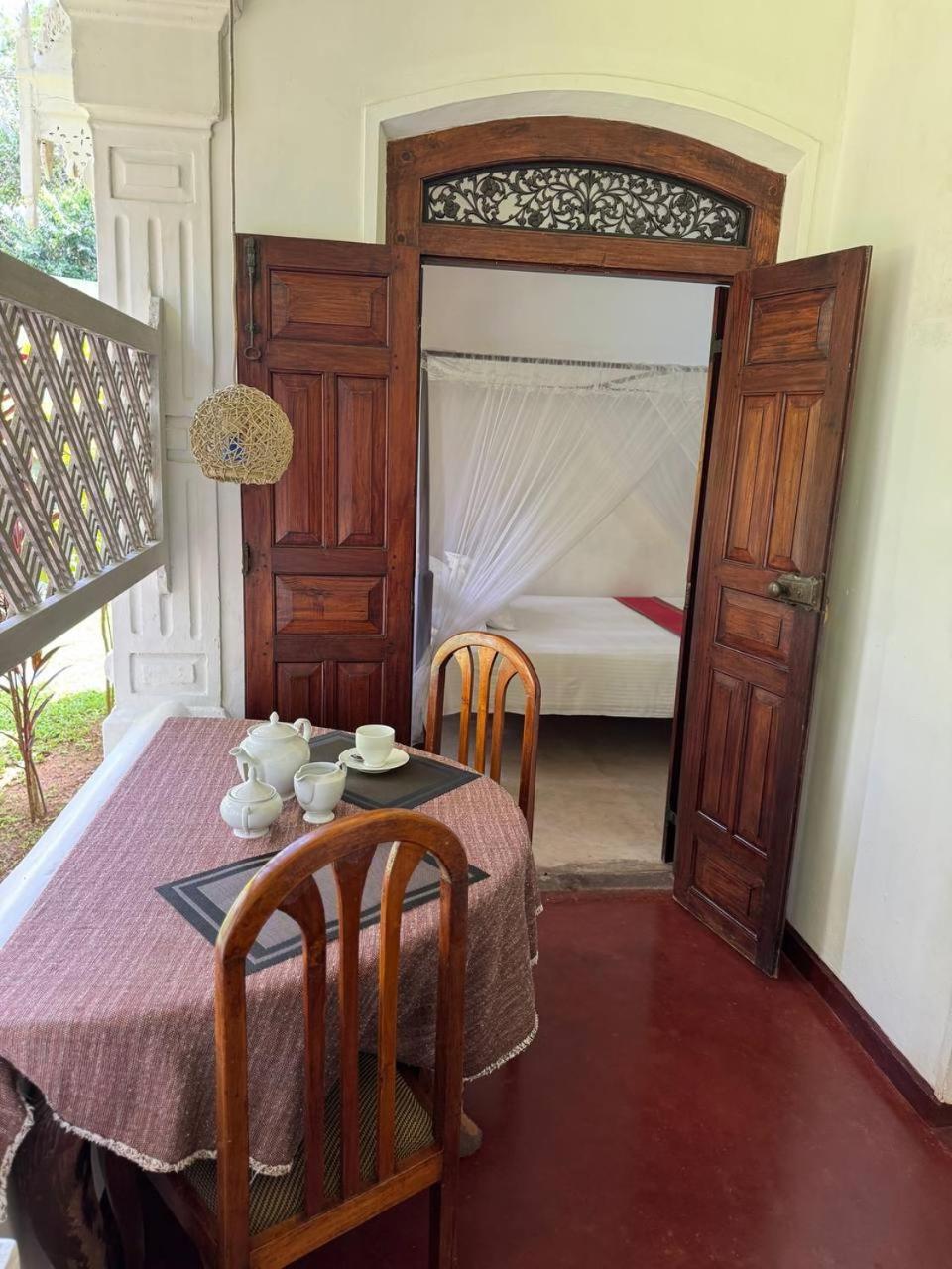 Grand Villa Hikkaduwa Buitenkant foto