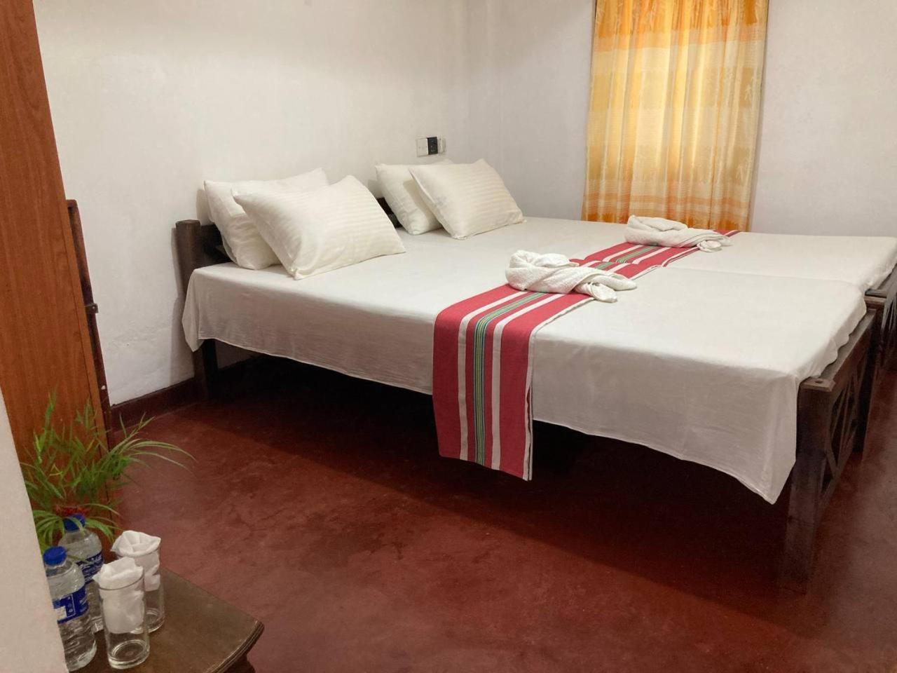 Grand Villa Hikkaduwa Buitenkant foto