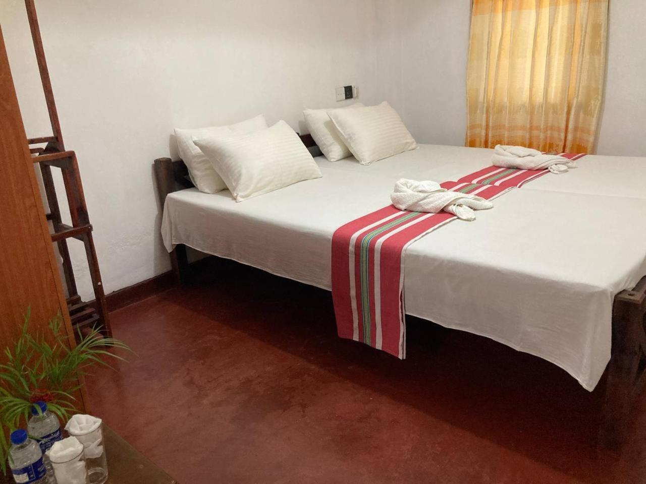 Grand Villa Hikkaduwa Buitenkant foto