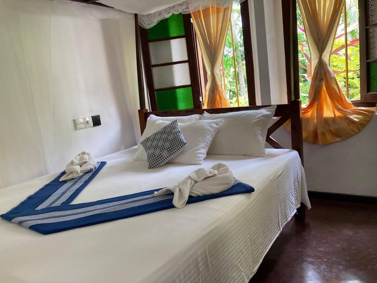 Grand Villa Hikkaduwa Buitenkant foto