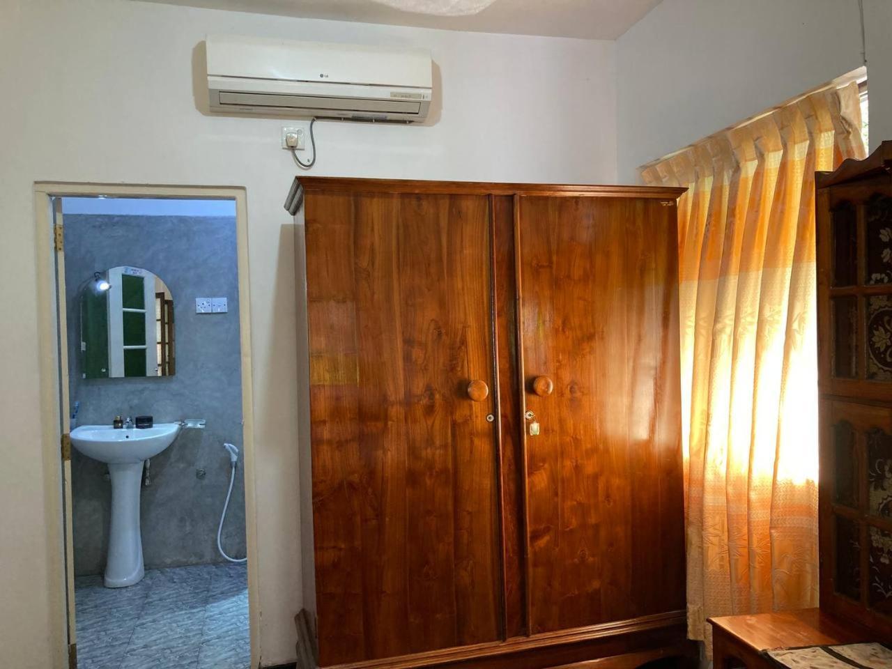 Grand Villa Hikkaduwa Buitenkant foto