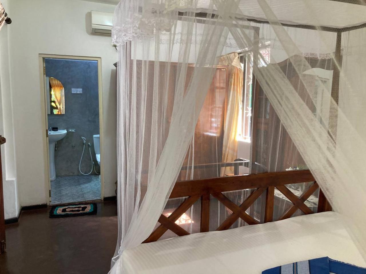 Grand Villa Hikkaduwa Buitenkant foto